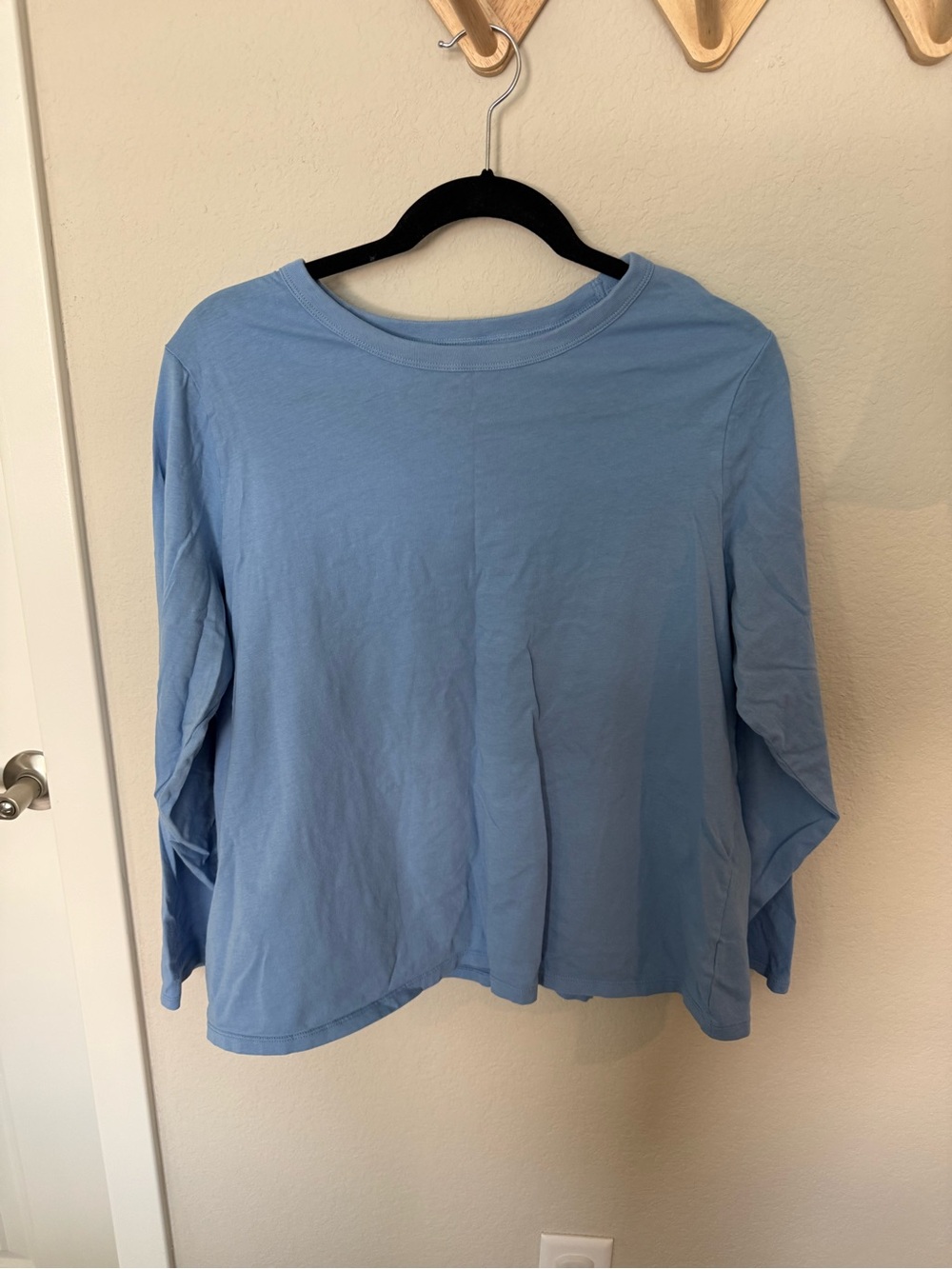 OLD NAVY Light Blue Women’s Long Sleeve Tee